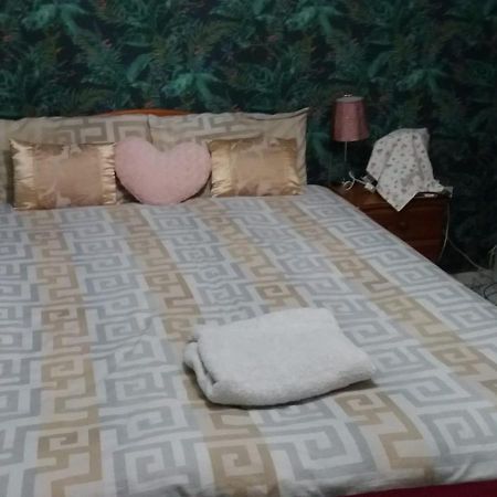 Spacious Double Room Located Within Walking Distance To Seaside And Town โดเวอร์ ภายนอก รูปภาพ