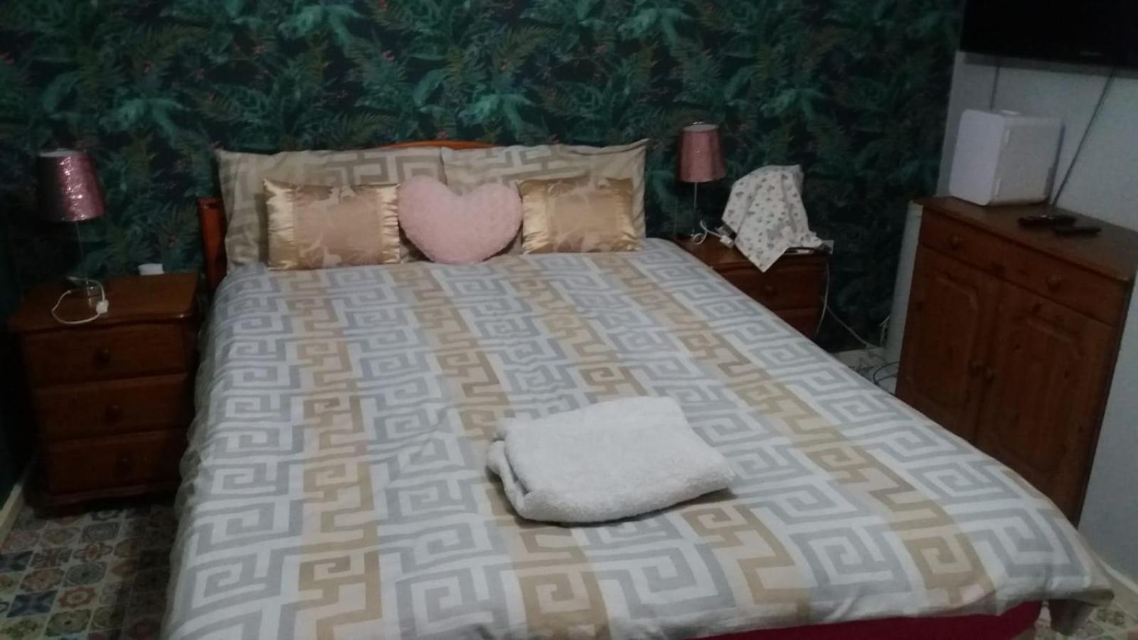 Spacious Double Room Located Within Walking Distance To Seaside And Town โดเวอร์ ภายนอก รูปภาพ