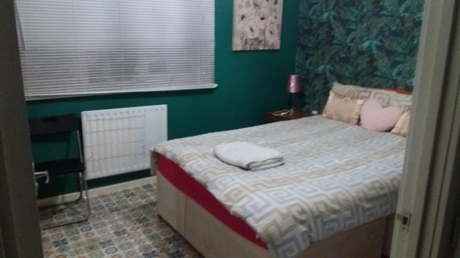 Spacious Double Room Located Within Walking Distance To Seaside And Town โดเวอร์ ภายนอก รูปภาพ