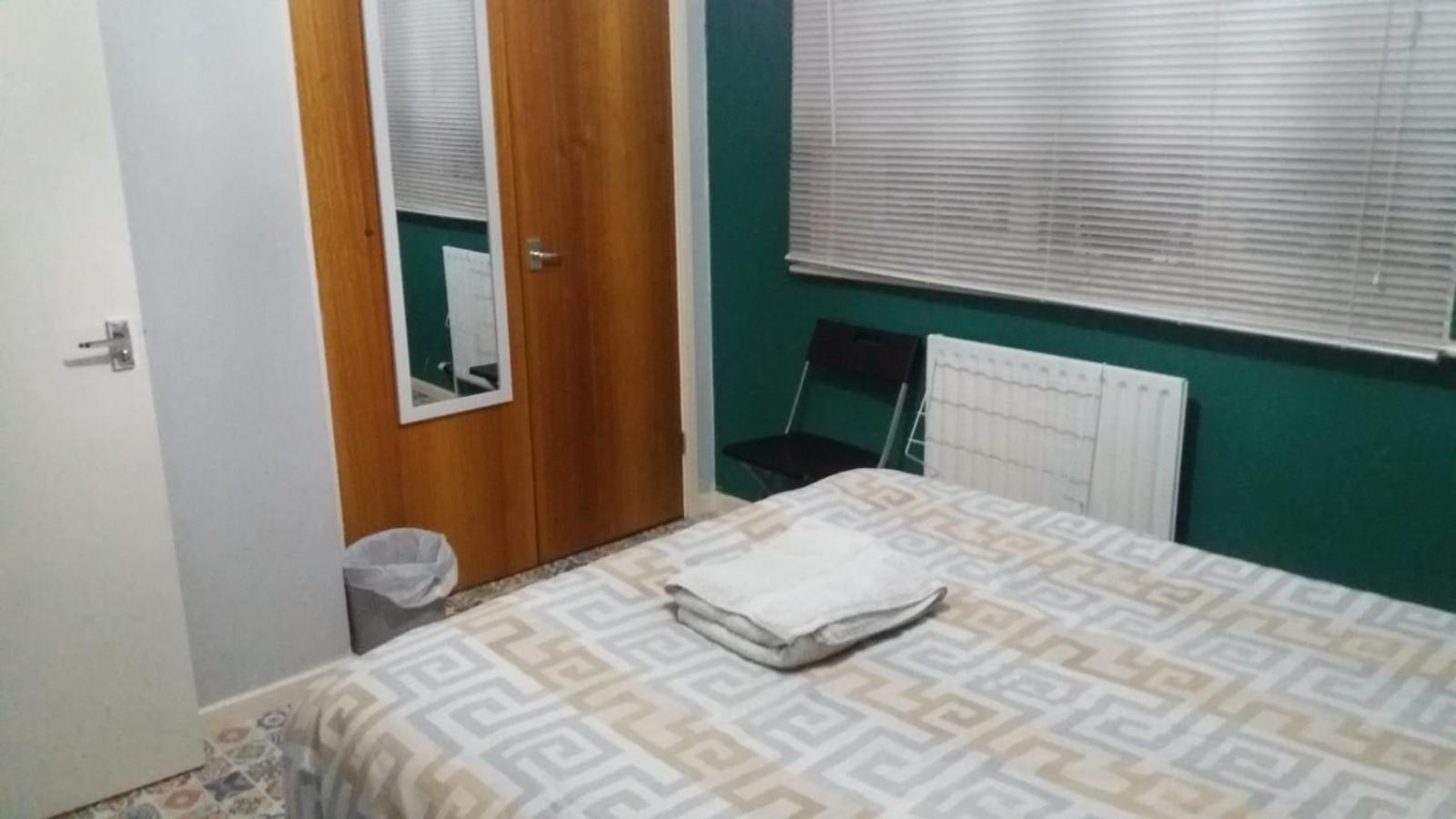 Spacious Double Room Located Within Walking Distance To Seaside And Town โดเวอร์ ภายนอก รูปภาพ