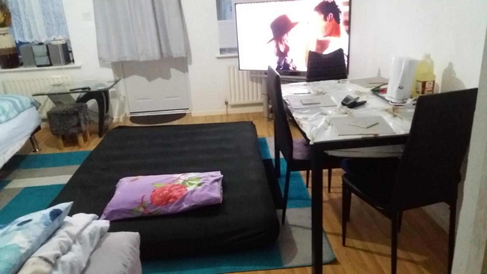 Spacious Double Room Located Within Walking Distance To Seaside And Town โดเวอร์ ภายนอก รูปภาพ