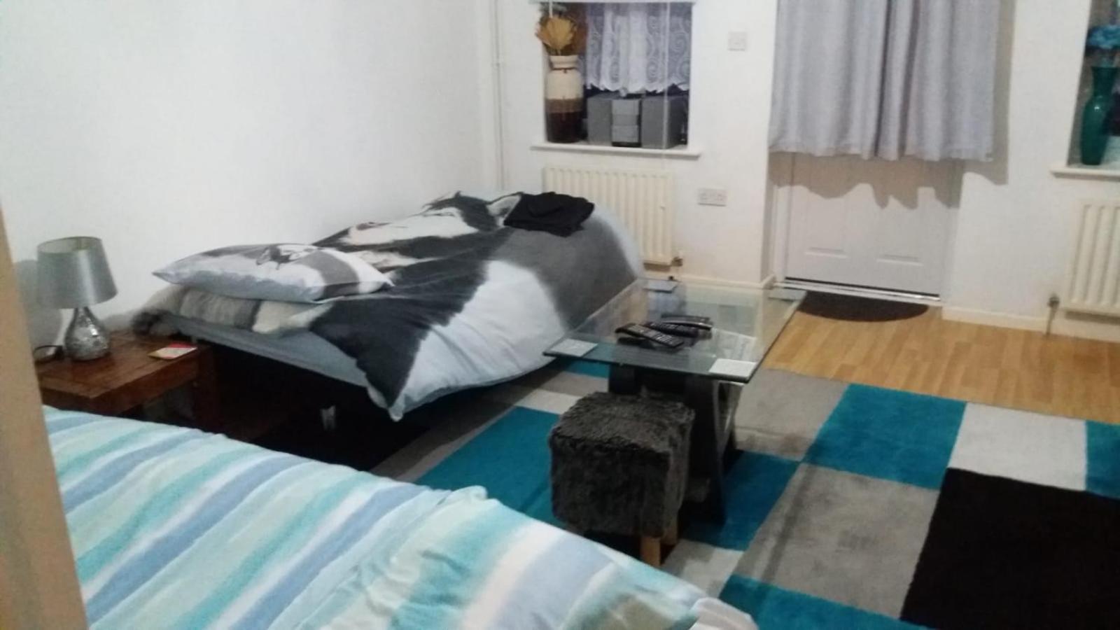 Spacious Double Room Located Within Walking Distance To Seaside And Town โดเวอร์ ภายนอก รูปภาพ